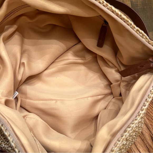 The SAK Indio Crochet Hobo Purse Handbag Woven Bag Tan Pockets Zip Bag Charm - Picture 8 of 11